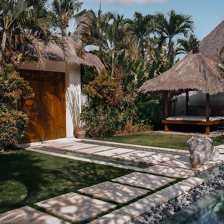 Nyaman Villas Seminyak Exterior photo