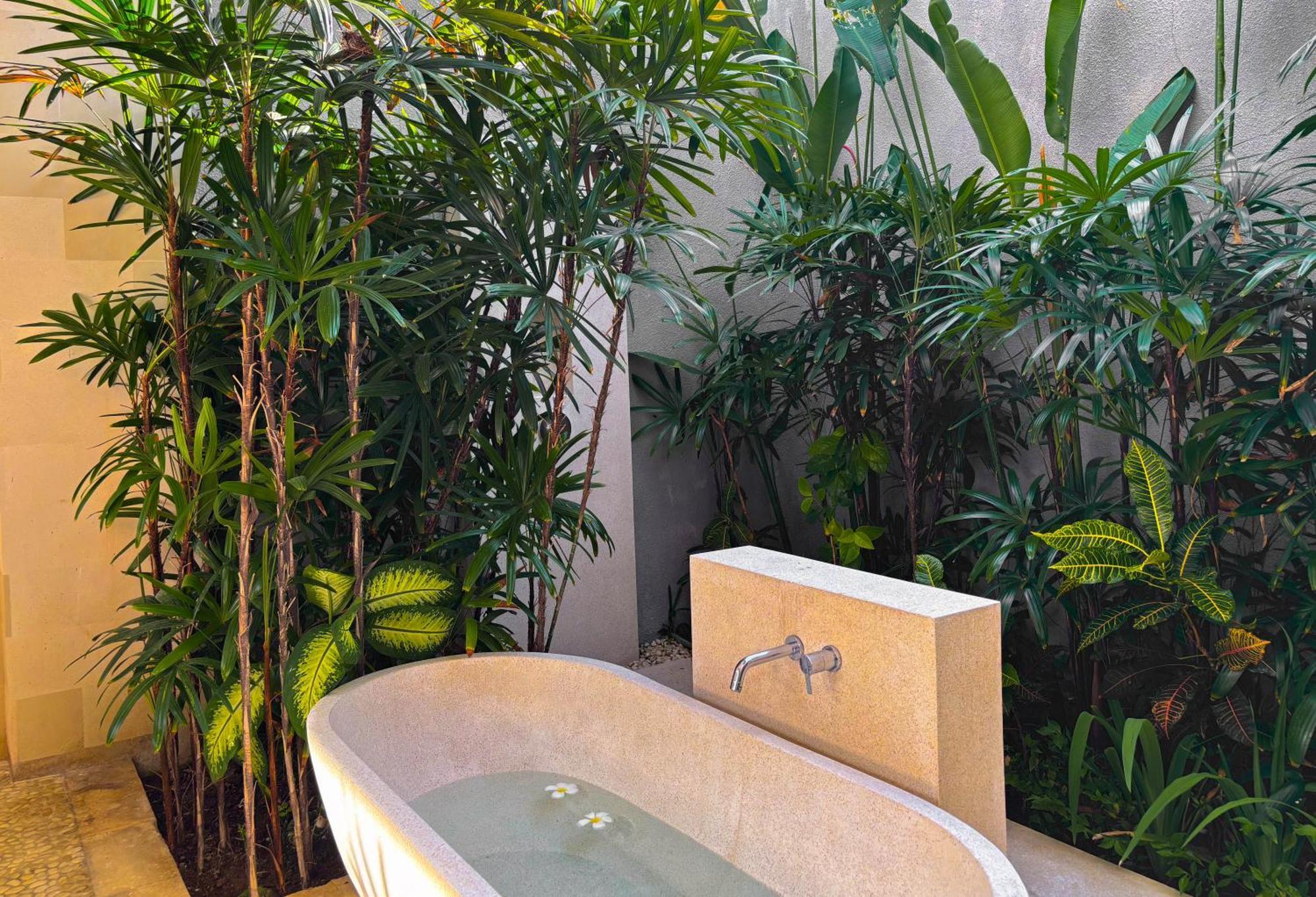 Nyaman Villas Seminyak Exterior photo
