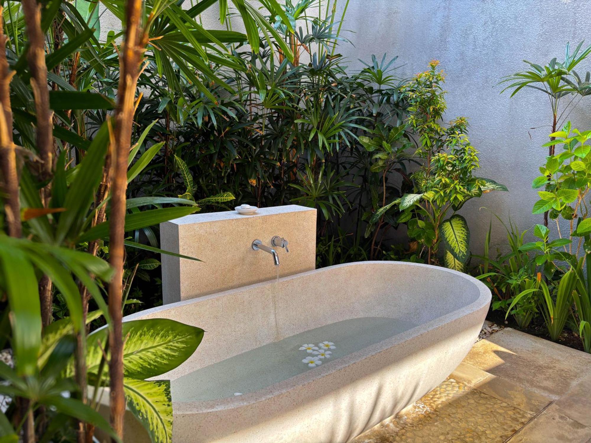 Nyaman Villas Seminyak Exterior photo