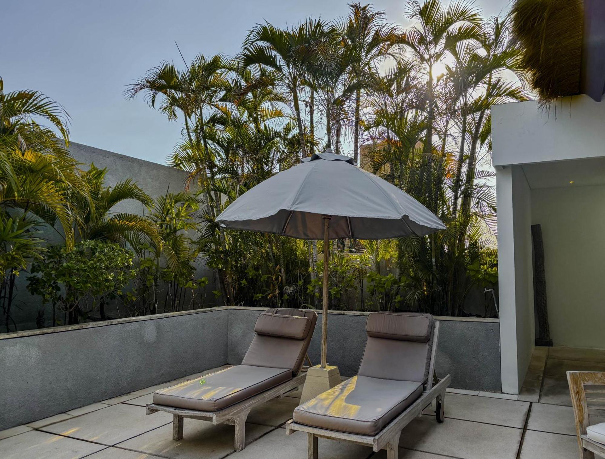 Nyaman Villas Seminyak Exterior photo